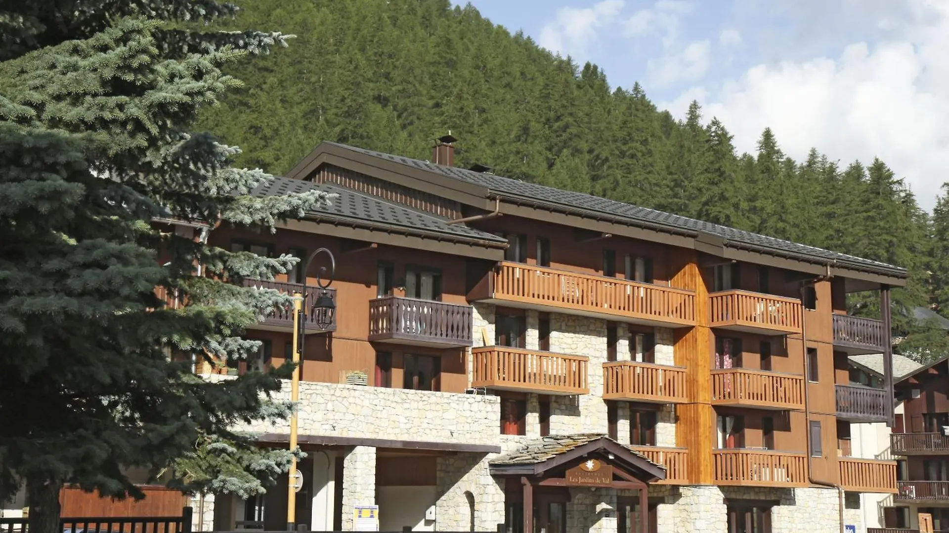 Residence Odalys Les Jardins De Val Et Les Verdets Val-d'Isere 2*,  France